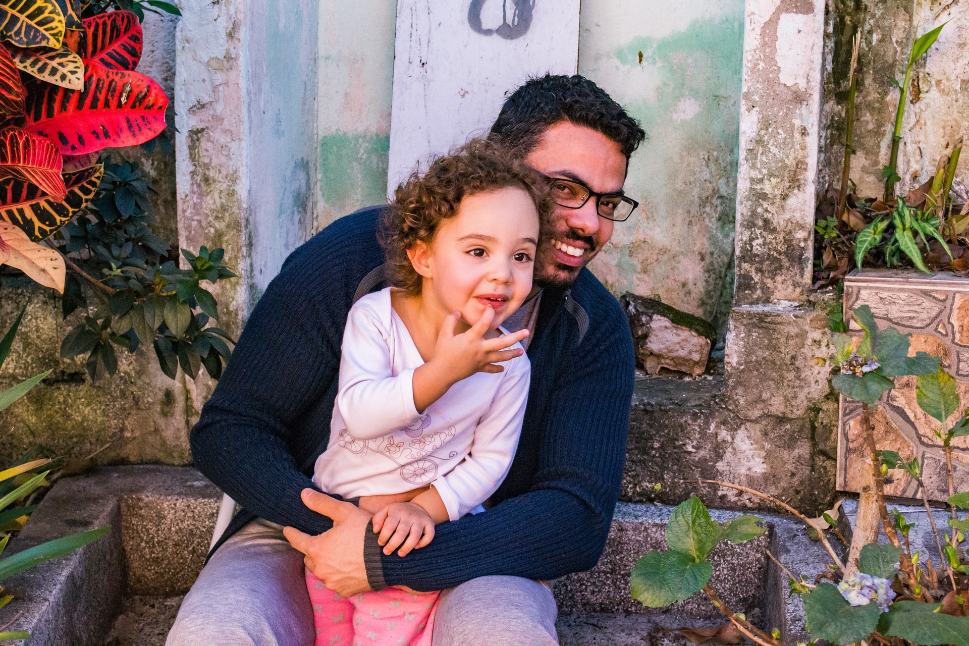 dad spending time with daughter
