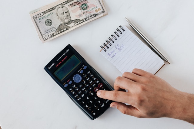 calculating money